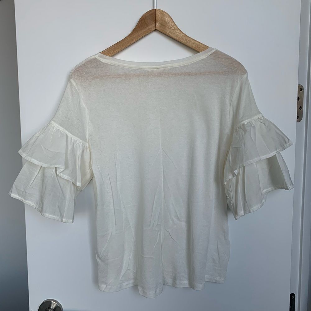 NWOT Ruffle sleeve top - Picture 4 of 7